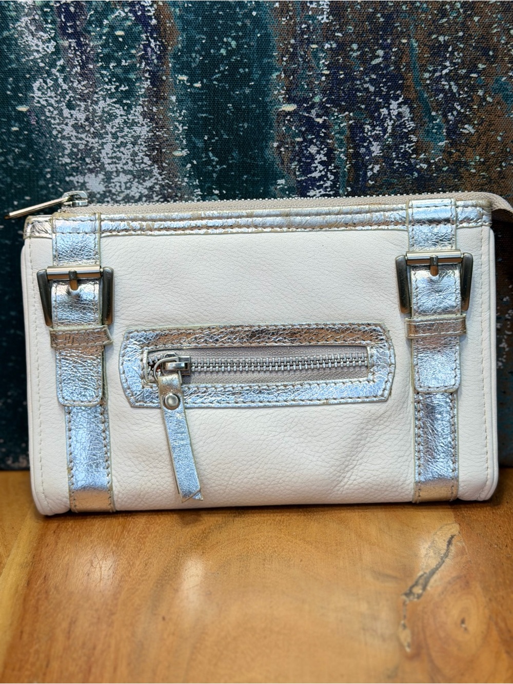 Michael Rome Designs Y2K Italian Leather White/Silver Wallet (GUC)
